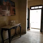 5 Bedroom Townhouse With Rooftop Terrace 20m From Promenade Nyaraló *