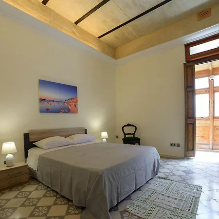 Tatil Evi 5-bedroom Town House Sliema