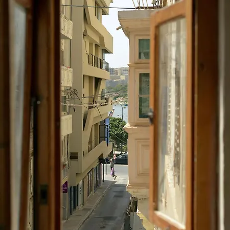 5 Bedroom Townhouse With Rooftop Terrace 20m From Promenade * Sliema