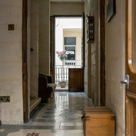 5-bedroom Town House Tatil Evi Sliema