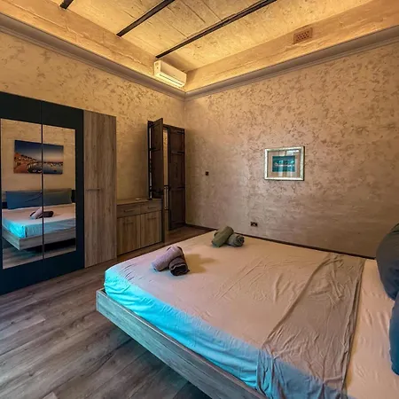 5 Bedroom Townhouse With Rooftop Terrace 20m From Promenade Holiday home *