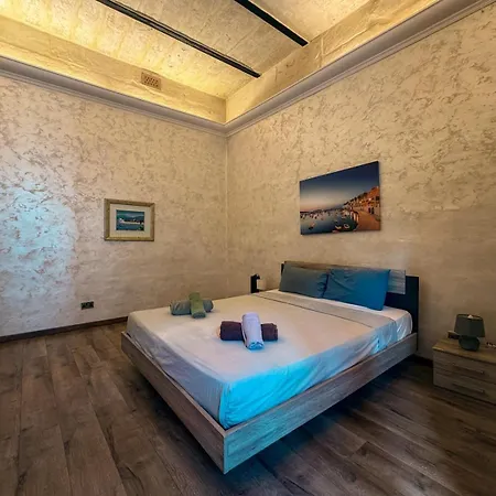 5 Bedroom Townhouse With Rooftop Terrace 20m From Promenade Nyaraló