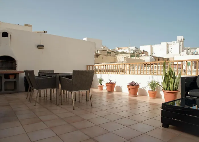 5-bedroom Town House