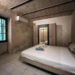 5 Bedroom Townhouse With Rooftop Terrace 20m From Promenade *