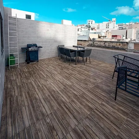 5 Bedroom Townhouse With Rooftop Terrace 20m From Promenade 斯利马