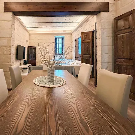 5 Bedroom Townhouse With Rooftop Terrace 20m From Promenade 度假居